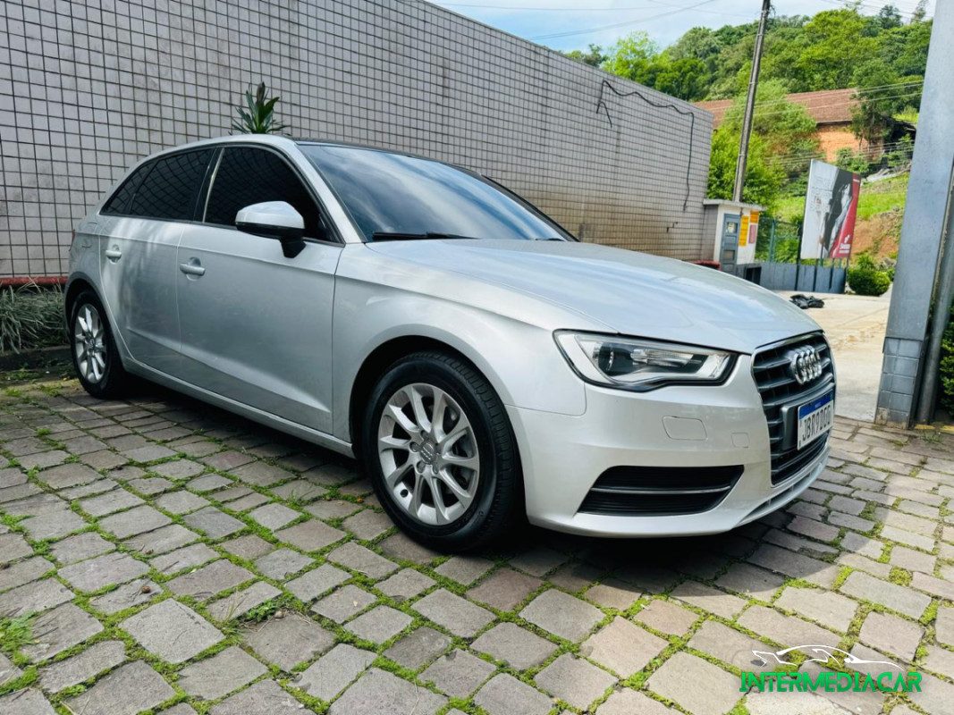 a3-sportback-14_57_2482.jpg