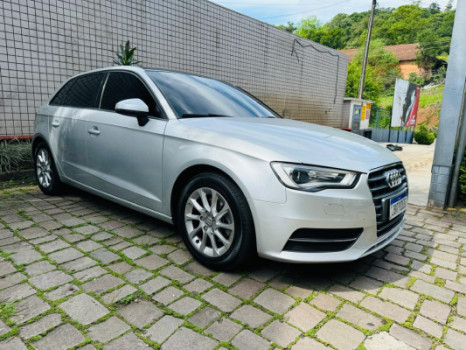 a3-sportback-14_57_2482.jpg